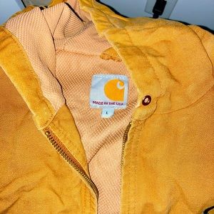 I’m selling my carhart jacket. It’s size large but I need a little bigger